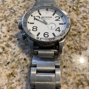 Nixon 51-30 needs battery!
